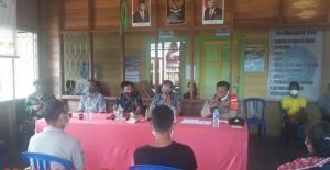 Polisi Kawal Pembagian BLT DD