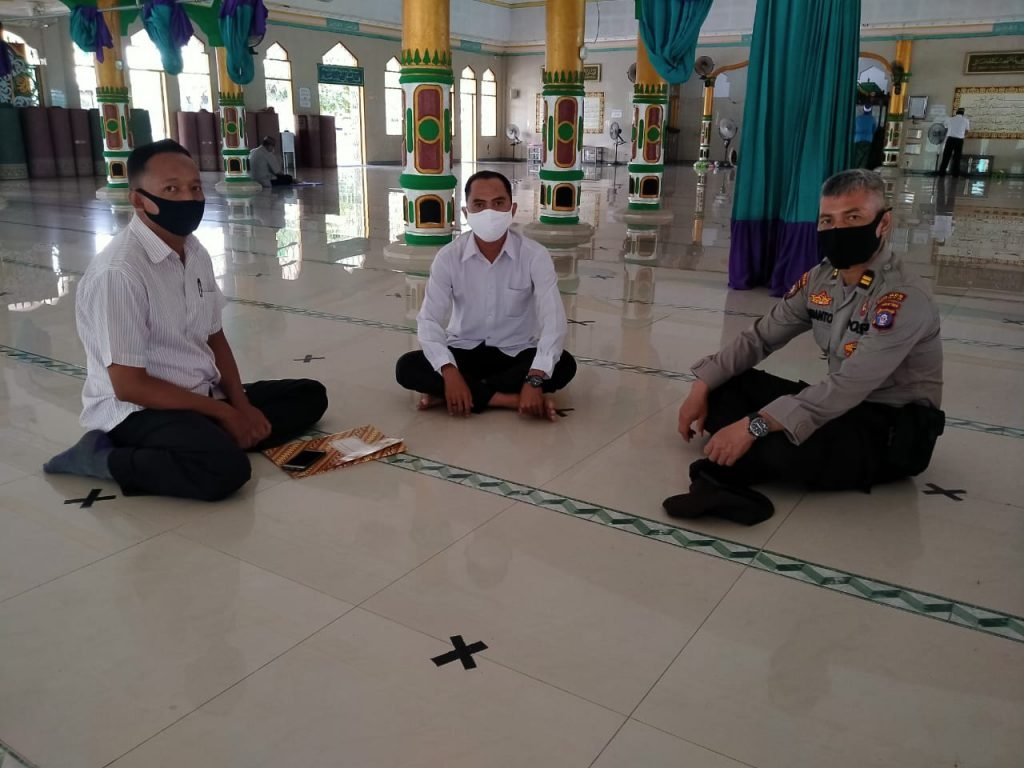 Kapolsek Dusel Sambangi Tokoh Agama Ada Apa