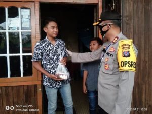 Daging Sapi Langsung Dibagikan Ke Rumah