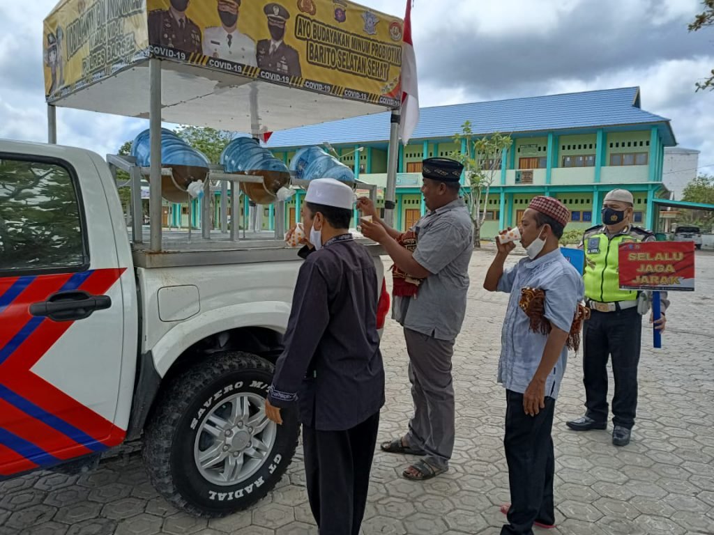 Mobil Patroli Terus Bagikan Suplemen