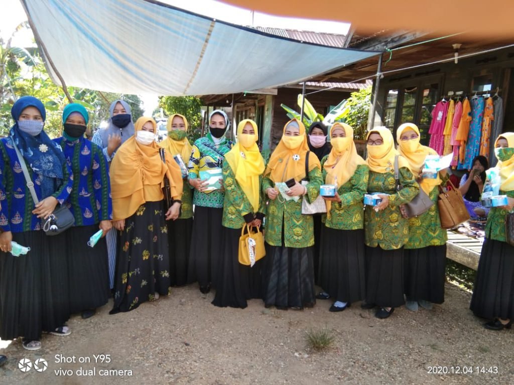 AL Hidayah Bagikan Masker