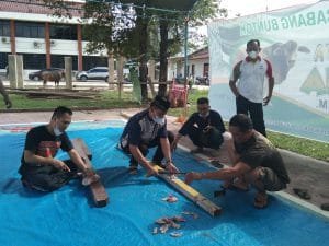 500 Kg Daging Dibagikan  Kerumah Warga