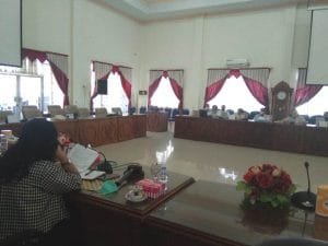 Komisi II Pertanyakan Pelelangan Yang Lamban