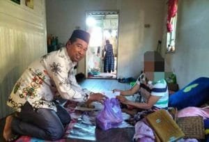 Yayasan Sayangi Sesama Bantu Warga Patah Kaki