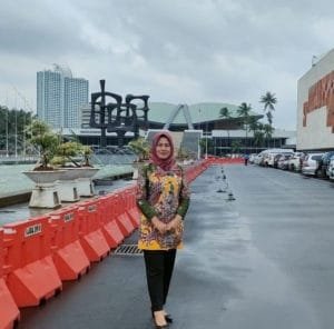 Warga Ikut Memperluas Pendidikan