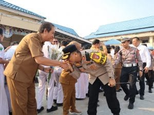 Kapolres Beri Arahan Siswa SMAN 1 Dusel