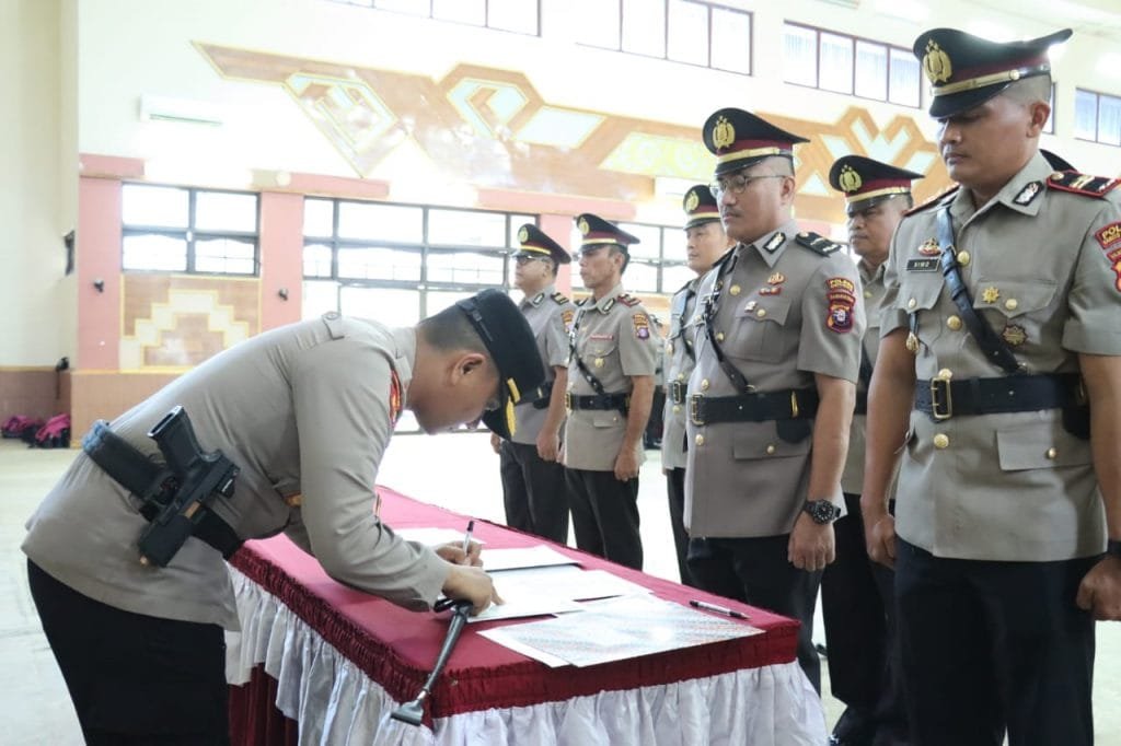 Gerbong Polres Barsel Bergerak