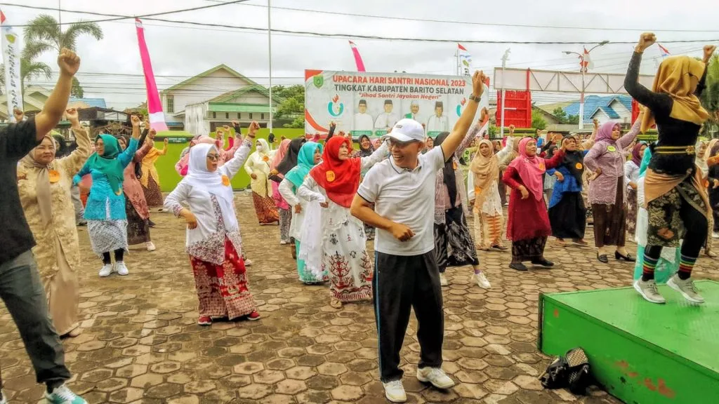Kemenag Barsel Gelar Senam Berkebaya