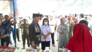 Pj Bupati Tinjau Pasar Ramadan