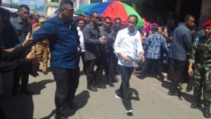 Ribuan Masyarakat Antusias Sambut Kedatangan Jokowi