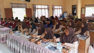 Badan Kesbangpol Kobar Gelar Sosialisasi Pendidikan Politik untuk Pemilih Pemula di Pangkalan Lada