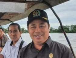 Ortu Teliti Membeli Jajanan Anak