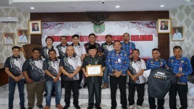 Pj Bupati Barito Selatan Raih Penghargaan Bergengsi dari PWI Pusat