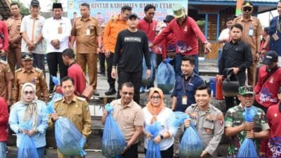 Pemkab Barito Utara Tebar 74 Ribu Benih Ikan di DAM Trinsing untuk Keseimbangan Ekosistem dan Kesejahteraan Nelayan