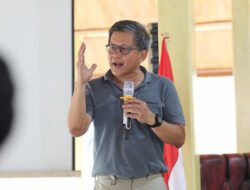 Rocky Gerung: Senyum Megawati Lebih Indah dari Mona Lisa dalam Konteks Intimidasi Politik