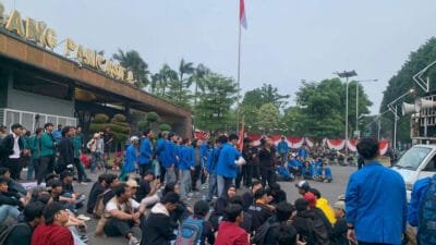 Mahasiswa Demo di DPR Saat Sidang Tahunan, Lalu Lintas Jakarta Terkena Imbas Macet