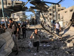 Serangan Israel di Gaza saat Salat Subuh: Lebih dari 100 Warga Palestina Tewas