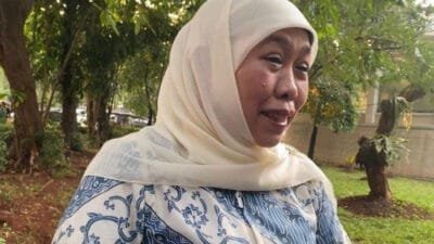 Survei Pilkada Jatim 2024: Khofifah Indar Parawansa Berpotensi Melawan Kotak Kosong, Ini Sosok Penantang Terkuatnya