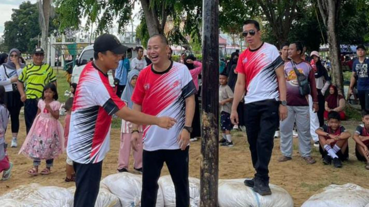 wakil-ketua-dprd-barsel-hadiri-jalan-santai-hut-bhayangkara-ke-79,-wujud-dukungan-terhadap-polri