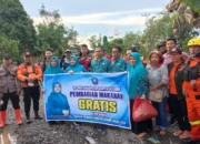 TP PKK Barsel Distribusikan 450 Bungkus Makanan untuk Korban Banjir