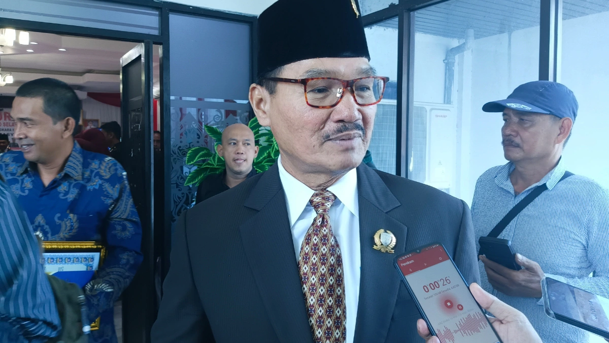 ketua-dprd-barsel-apresiasi-dedikasi-polres-pada-hari-bhayangkara-ke-79