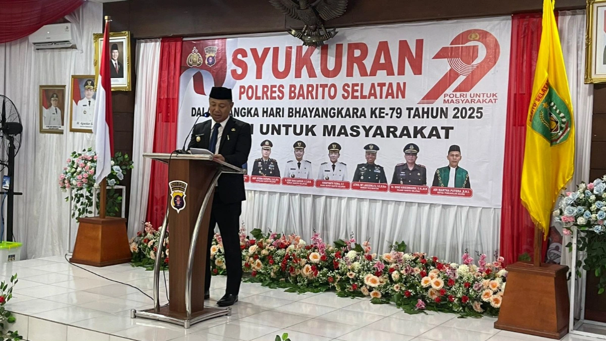hut-bhayangkara-ke-79,-bupati-barsel-dorong-polri-lebih-humanis-dan-presisi