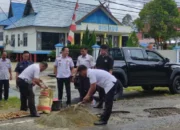 Cegah Kecelakaan! Dishub Barsel Perbaiki Jalan Berlubang di Kawasan Perkantoran