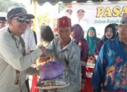 Wakil Ketua I DPRD Barsel Hadiri Pasar Murah di Mengkatip