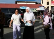 Ketua TP-PKK Barsel Tinjau Pasar Ramadhan