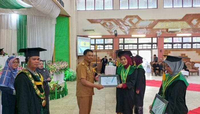 STAI Al Ma’arif Buntok Wisuda 37 Sarjana, Asisten I Setda Barsel Tekankan Peran Perguruan Tinggi