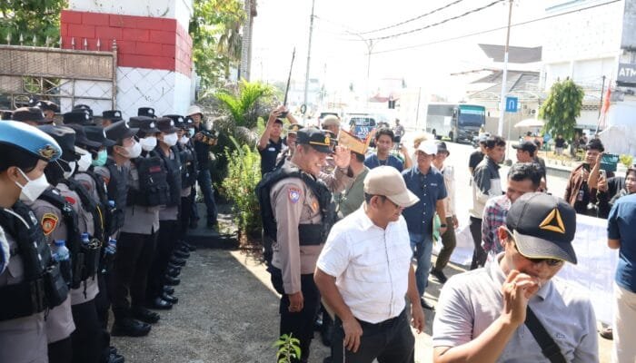 Amankan Demo Polres Kedepankan  Humanis