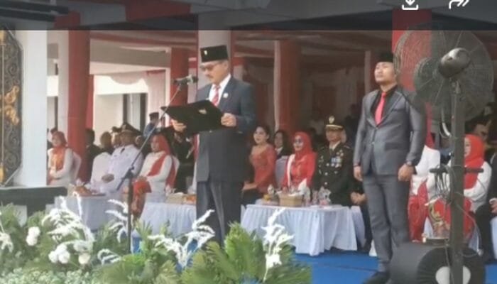 Ketua DPRD Bacakan Teks Proklamasi 