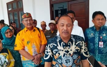 Bupati  Serahkan Langsung Bantuan CPPD Tiga Desa Di Karau Kuala