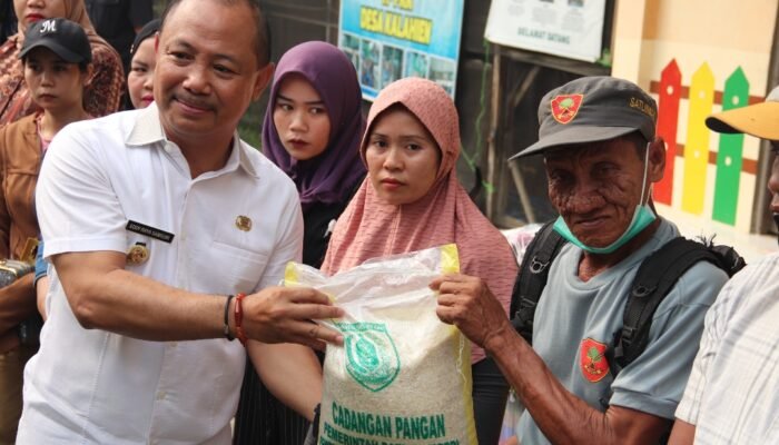 Bupati Serahkan Bantuan CPPD untuk Masyarakat Dusun Parigi 